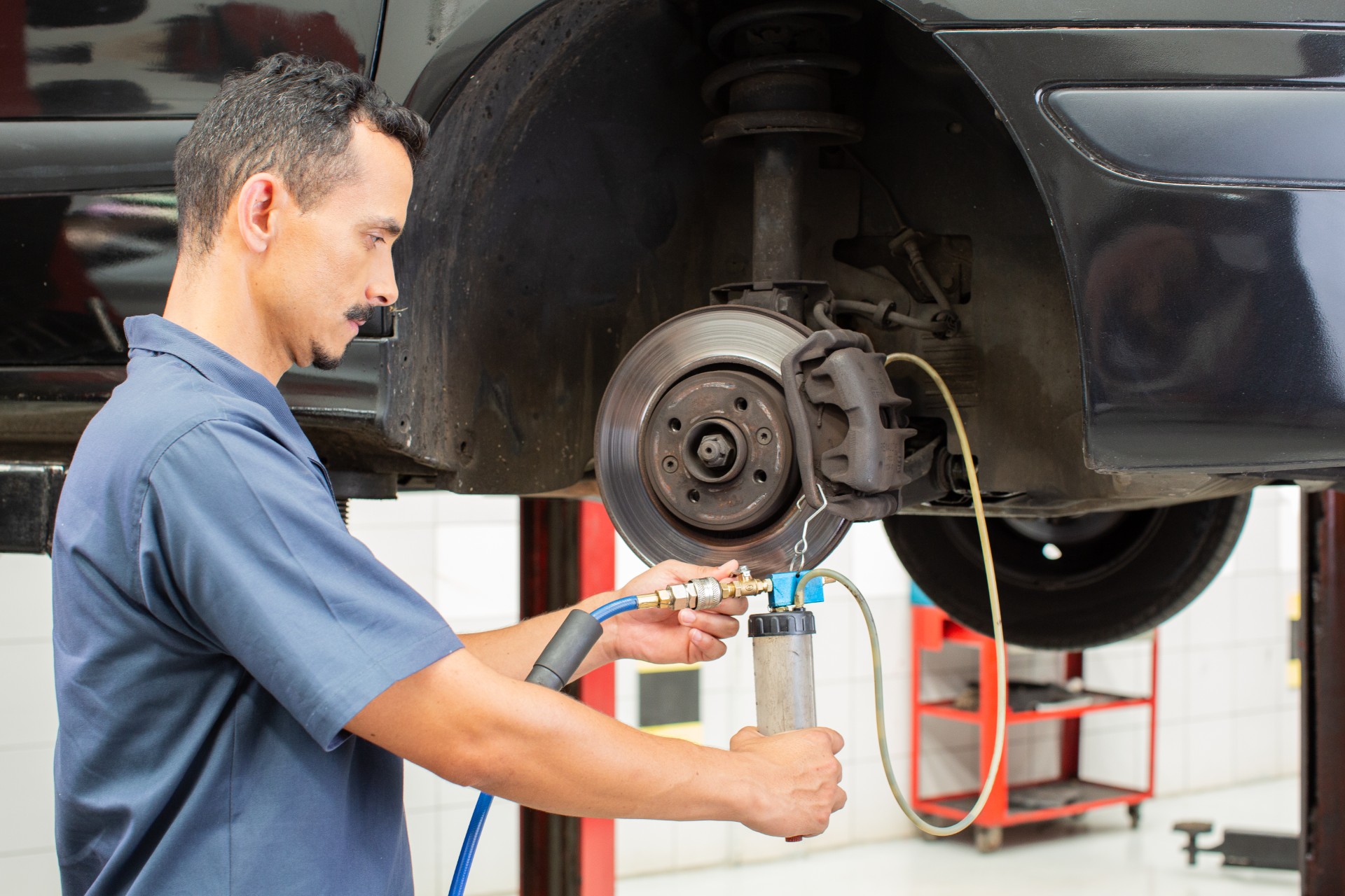 Controil mostra a diferen�a do procedimento de sangria do freio para ve�culos com ou sem ABS